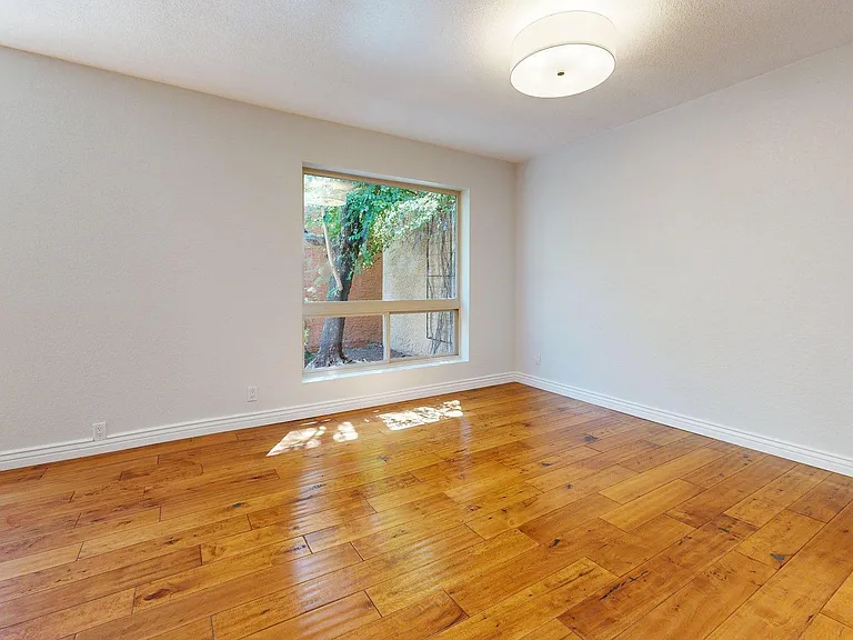 2534 S Grandview Ave — Photo 15