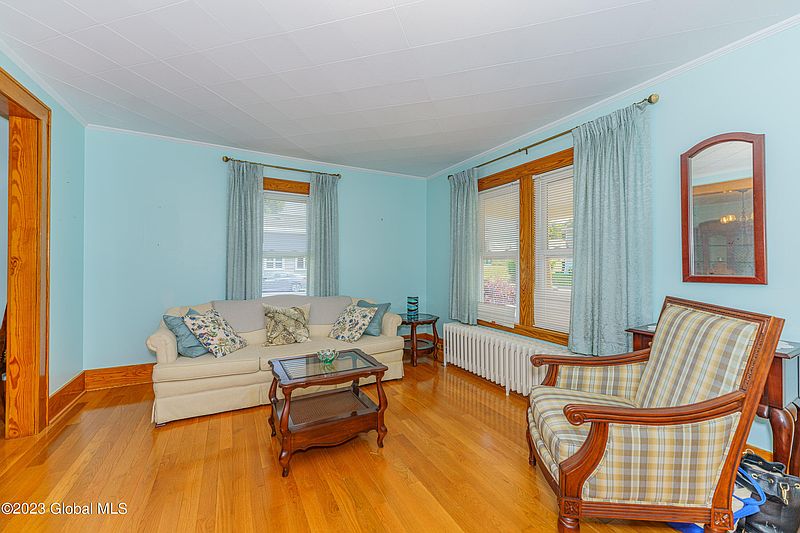 4th image of 20 Excelsior Avenue