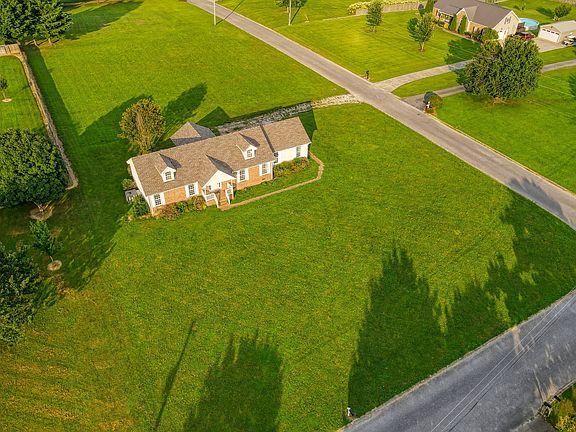 2nd image of 3001 Meridian Dr