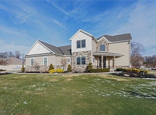 4459 Saint Johns Bluff Ln, Willoughby, OH 44094