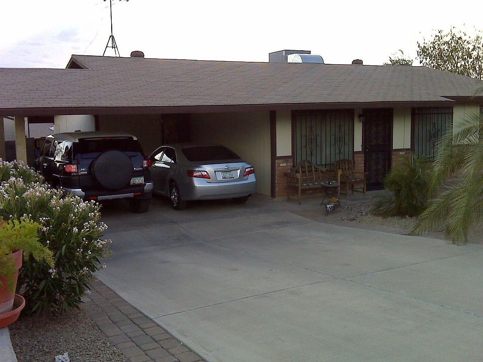 The front including a gorgeous yard