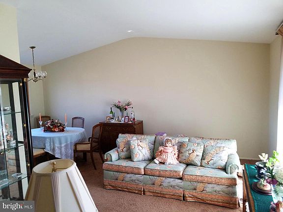 5th image of 4903 Aspen Hill Rd