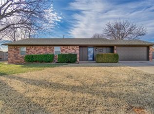 2011 W 7th Pl, Elk City, OK 73644