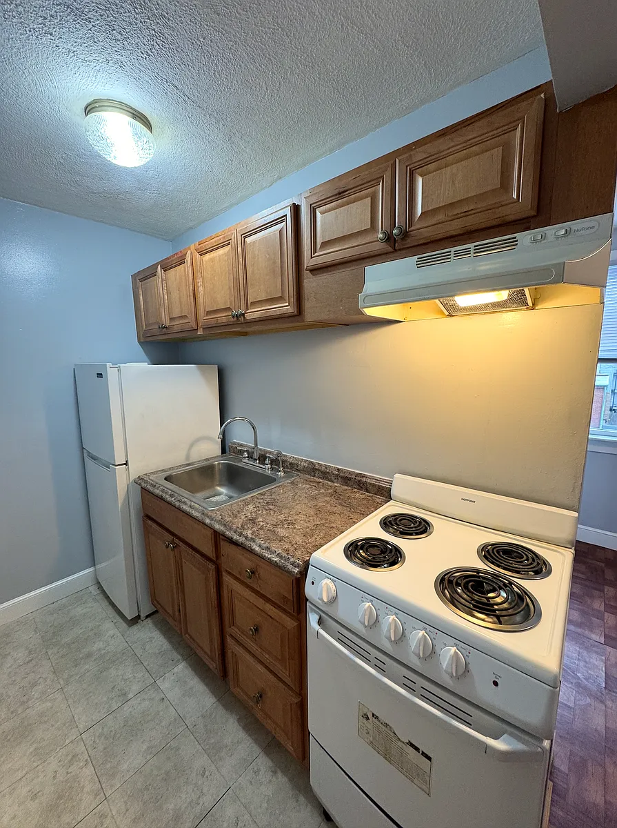 Kitchen (angle 1) - 64 Highland Ave #C-1