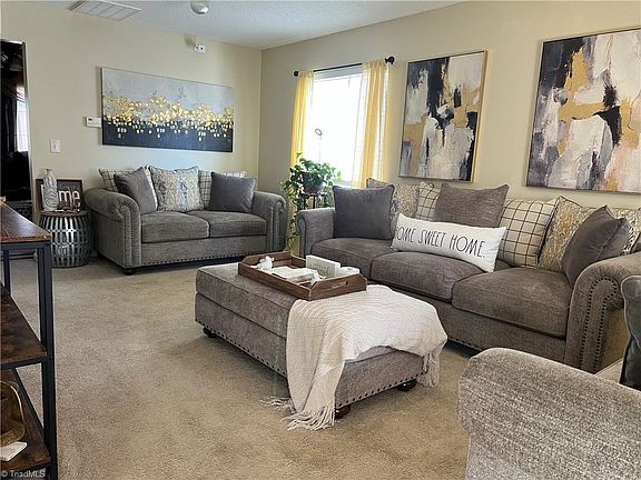 5th image of 811 Stockport Way