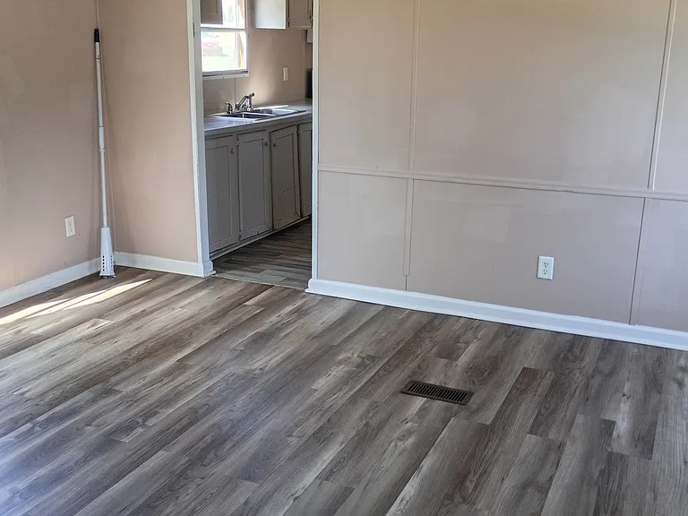 710B S Walnut St — Photo 4