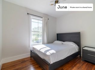 8 Walnut Park APT B, Roxbury, MA 02119