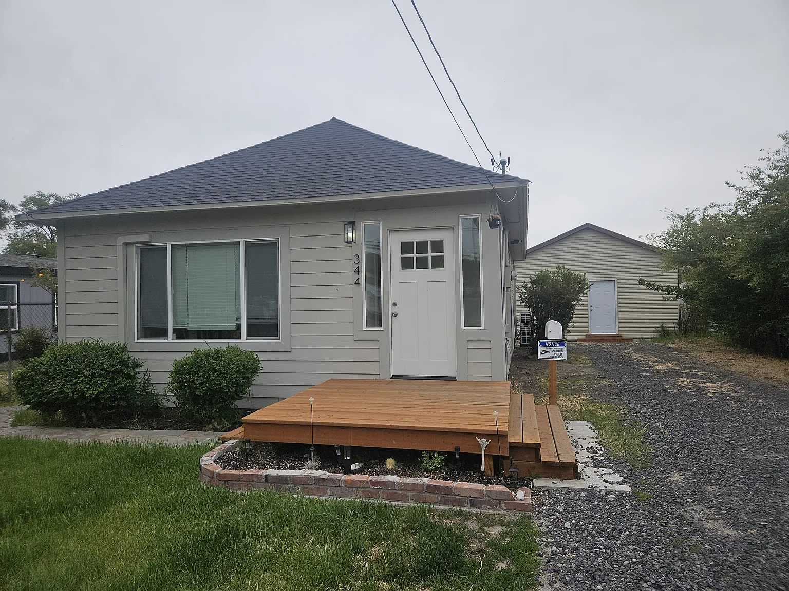 2 bed, 939 sqft, $1,550 — Photo 1