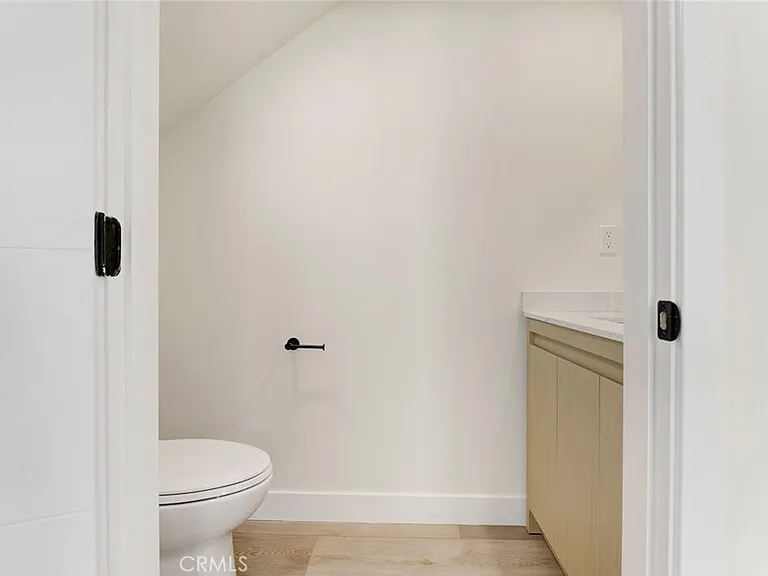 1070 Allen Ave #C — Photo 10