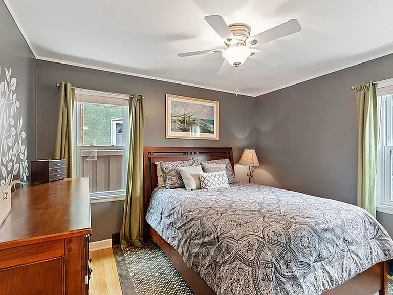 2716 Abbott Ave N — Photo 8