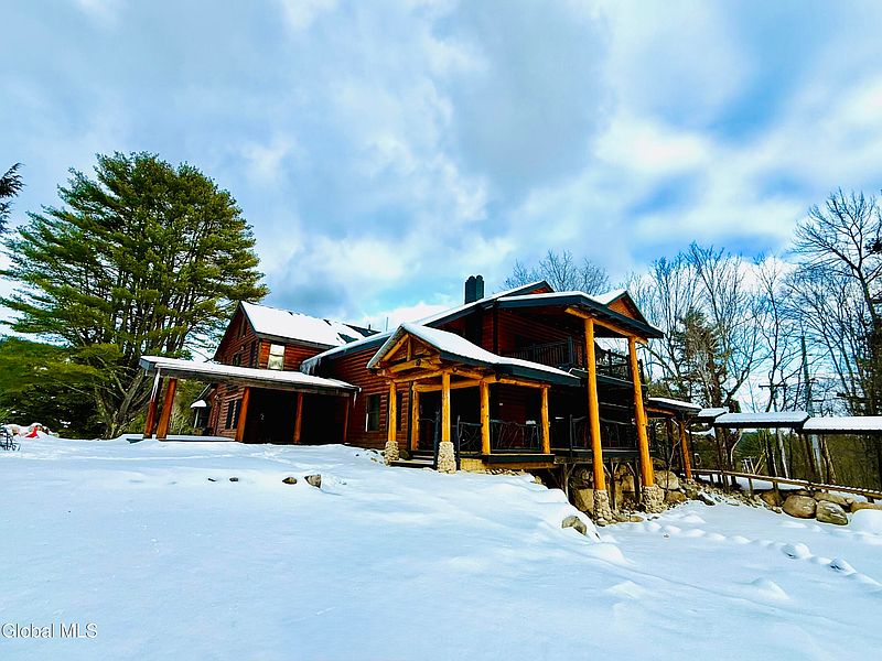 3rd image of 102 Combs Road