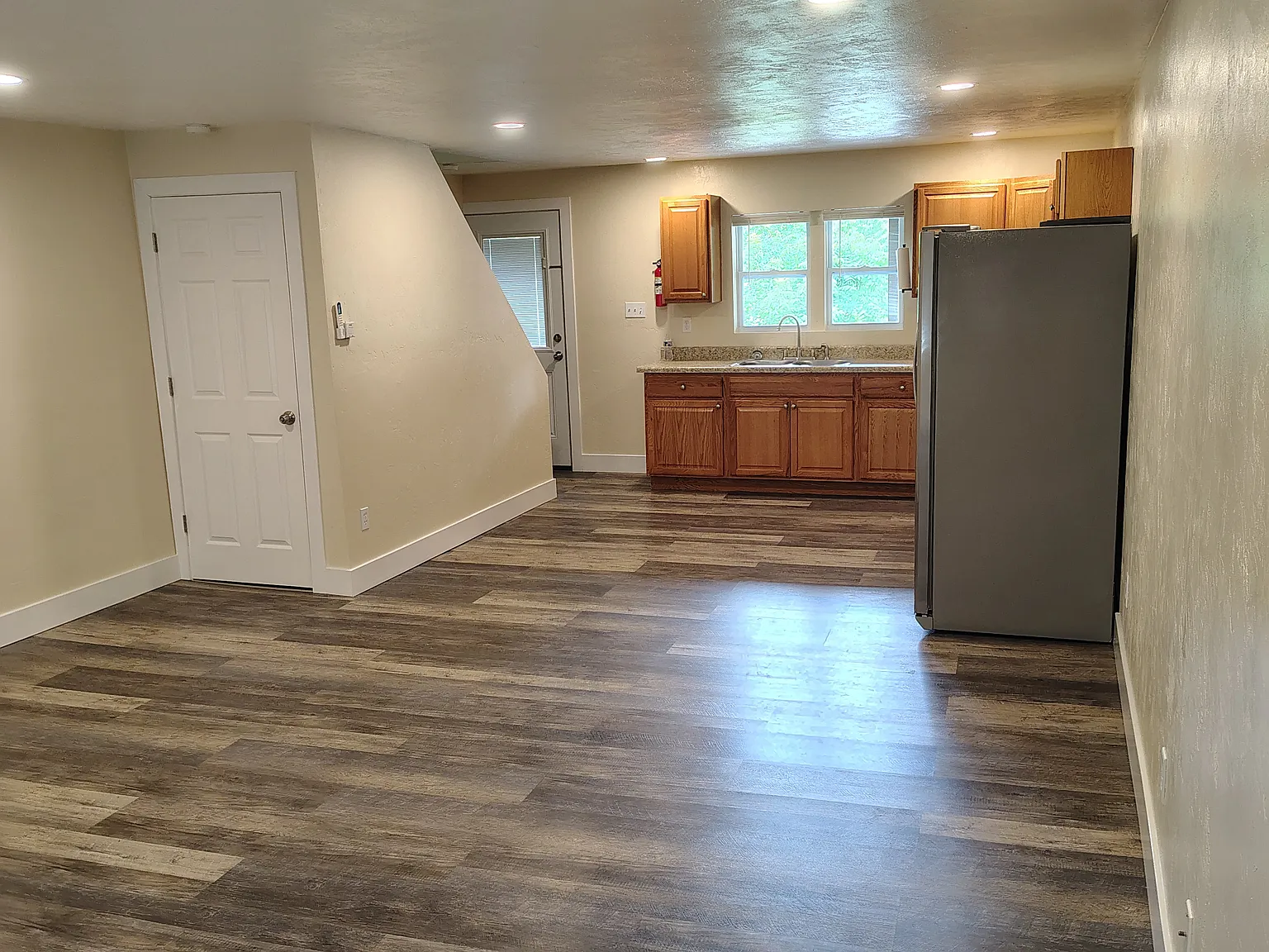 2 bed, $1,000 — Photo 4