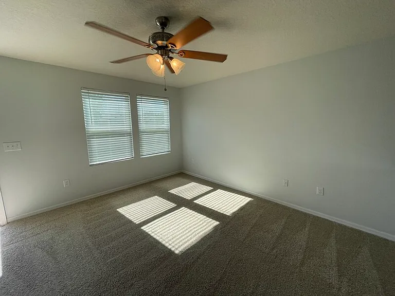 1402 Kissimmee Ct — Photo 3