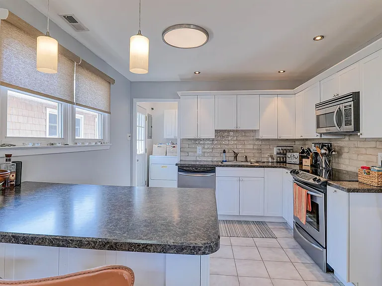 7000 Winchester Ave #TOP FLOOR — Photo 13