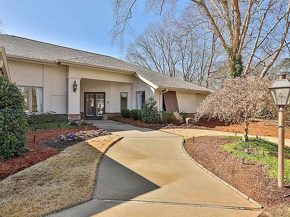3rd image of 630 Birkdale Dr