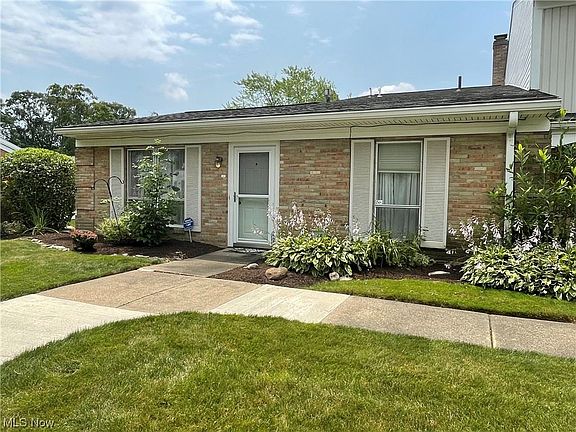3rd image of 2141 Beechtree Dr