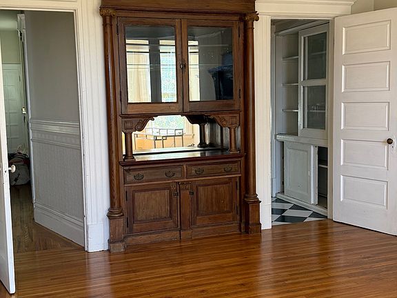 4th image of 133 Central Ave #4