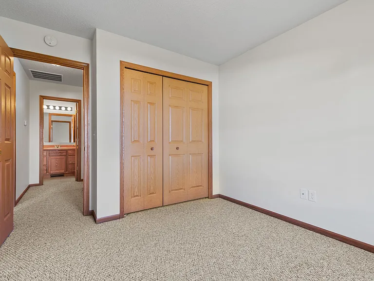 Woodland Creek Townhomes - Saginaw, MI — Photo 10