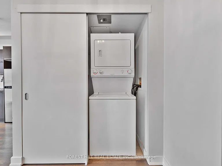 126 Simcoe St #1407 — Photo 22