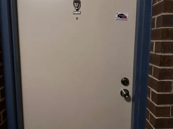 402 Girard St APT T2, Gaithersburg, MD 20877