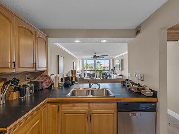 4th image of 6 ROYAL PALM Way #307
