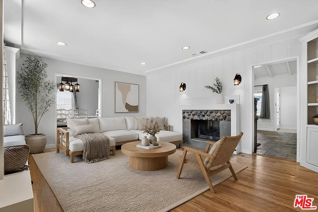 3 bed, 2.0 bath, 2057 sqft, $6,500 — Photo 4