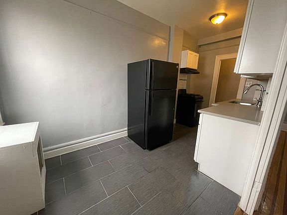 2nd image of 25-27 N Harrison St #47E