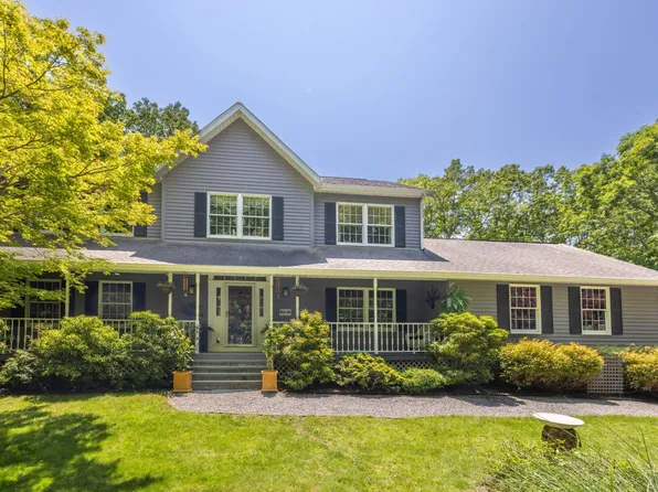 1390 Millstone Rd, Sag Harbor, NY 11963
