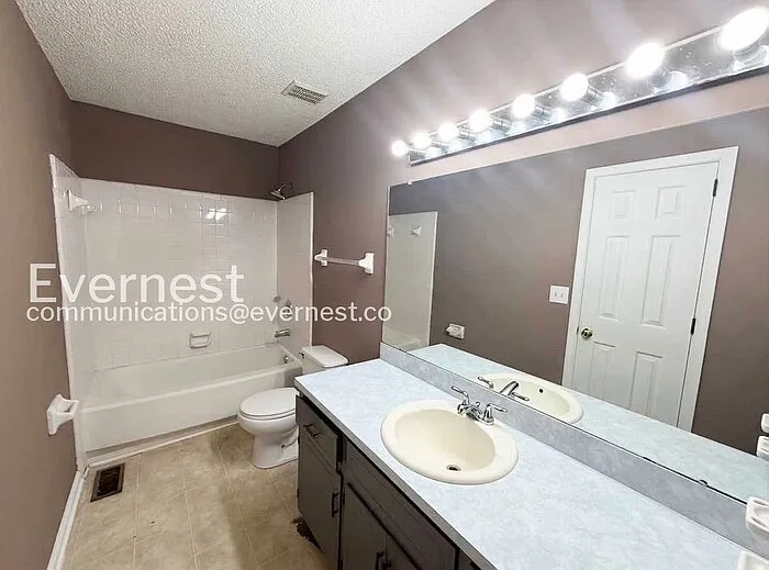2543 Hampstead Dr — Photo 15
