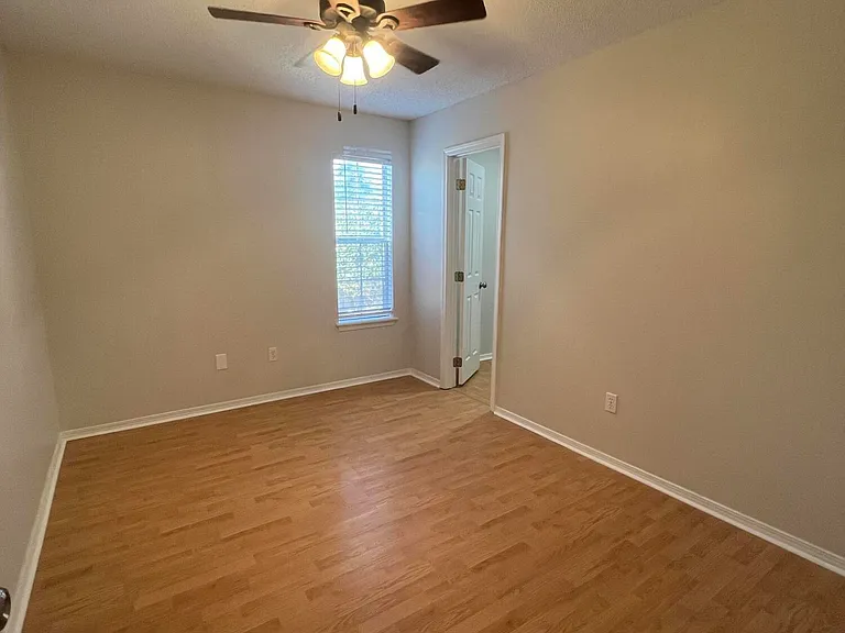 11029 Windsor Hill Dr — Photo 12