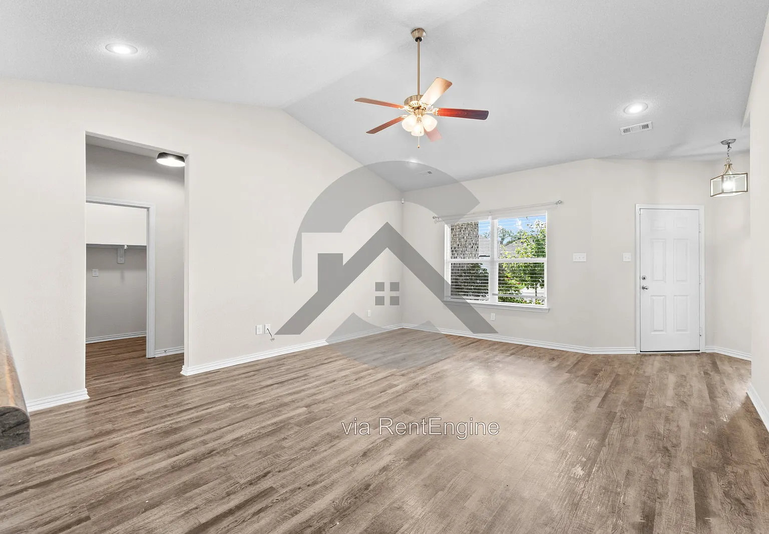 4 bed, 2.0 bath, 1661 sqft, $1,800 — Photo 3