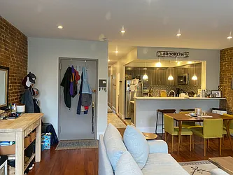 Rented by R New York