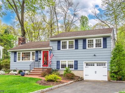 47 Robin Hood Rd, Morris Plains, NJ, 07950