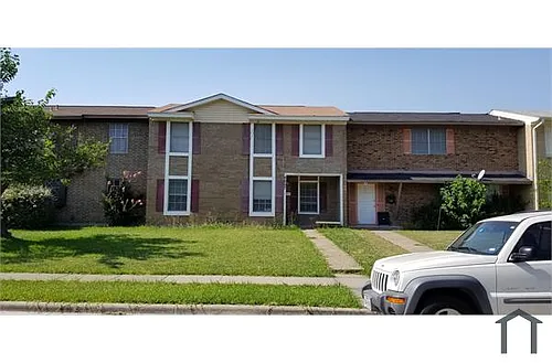 2207 Montclair Dr Photo 1