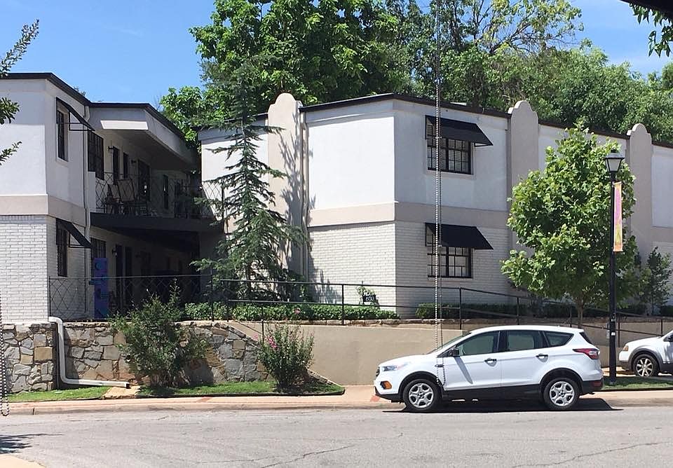 2nd image of 600 NW 29th St APT 12