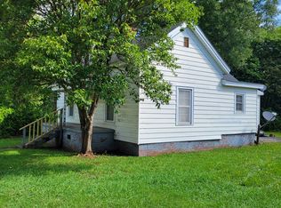 29 Beattie St, Laurens, SC 29360