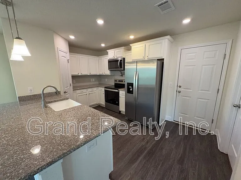 4393 Village Oak Ln — Photo 4