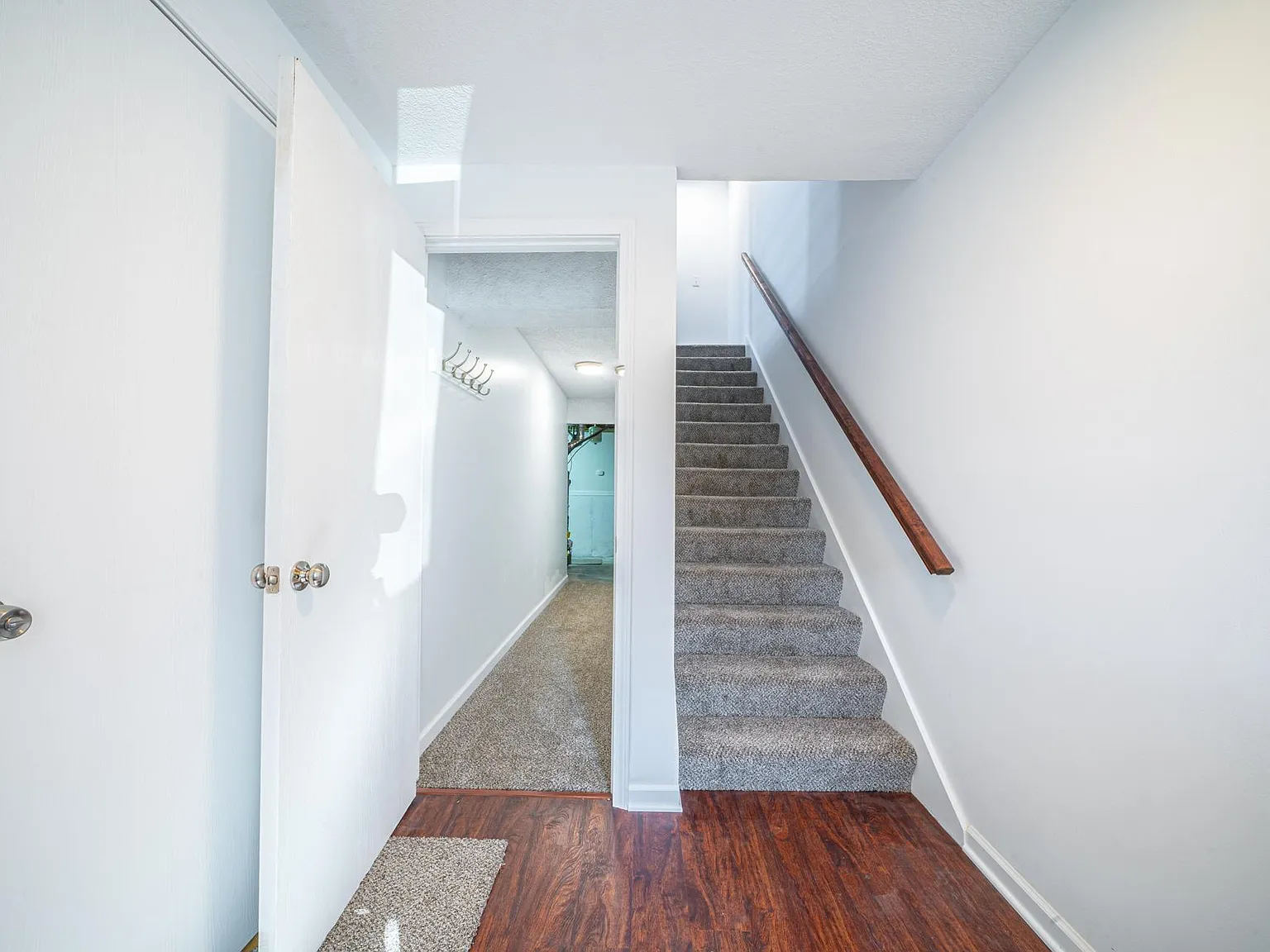 3 bed, 1200 sqft, $2,000 — Photo 3