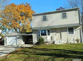 141 Hilltop Dr, Brentwood, NY 11717