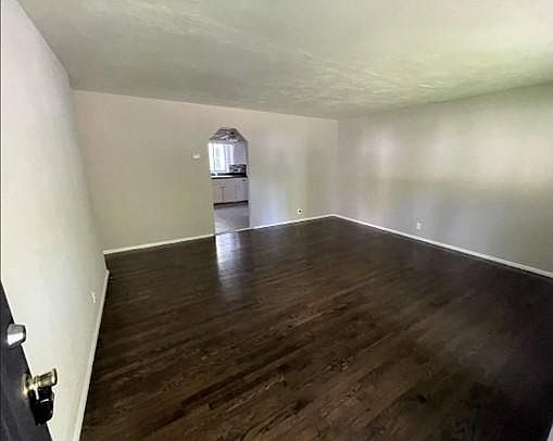 2nd image of 1403 Paula Dr