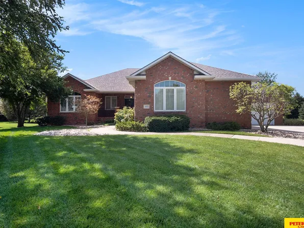 2933 Antler Cir, Fremont, NE 68025