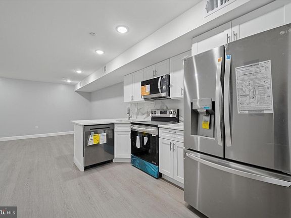 5th image of 2405 Ridge Ave