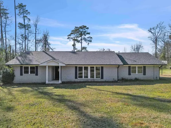 1701 Lakeshore Dr, Longview, TX 75605