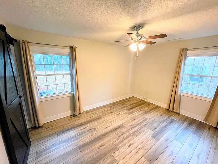 1278 Fort Dr — Photo 4