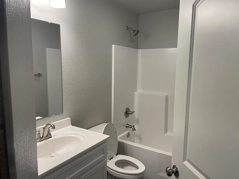 408 Yelner Dr — Photo 5