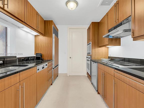 5th image of 1425 Brickell Ave APT 51A