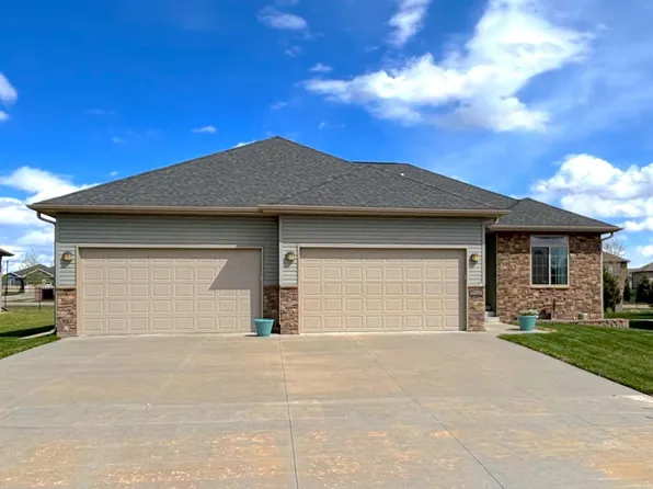 1240 N 97th St, Lincoln, NE 68505