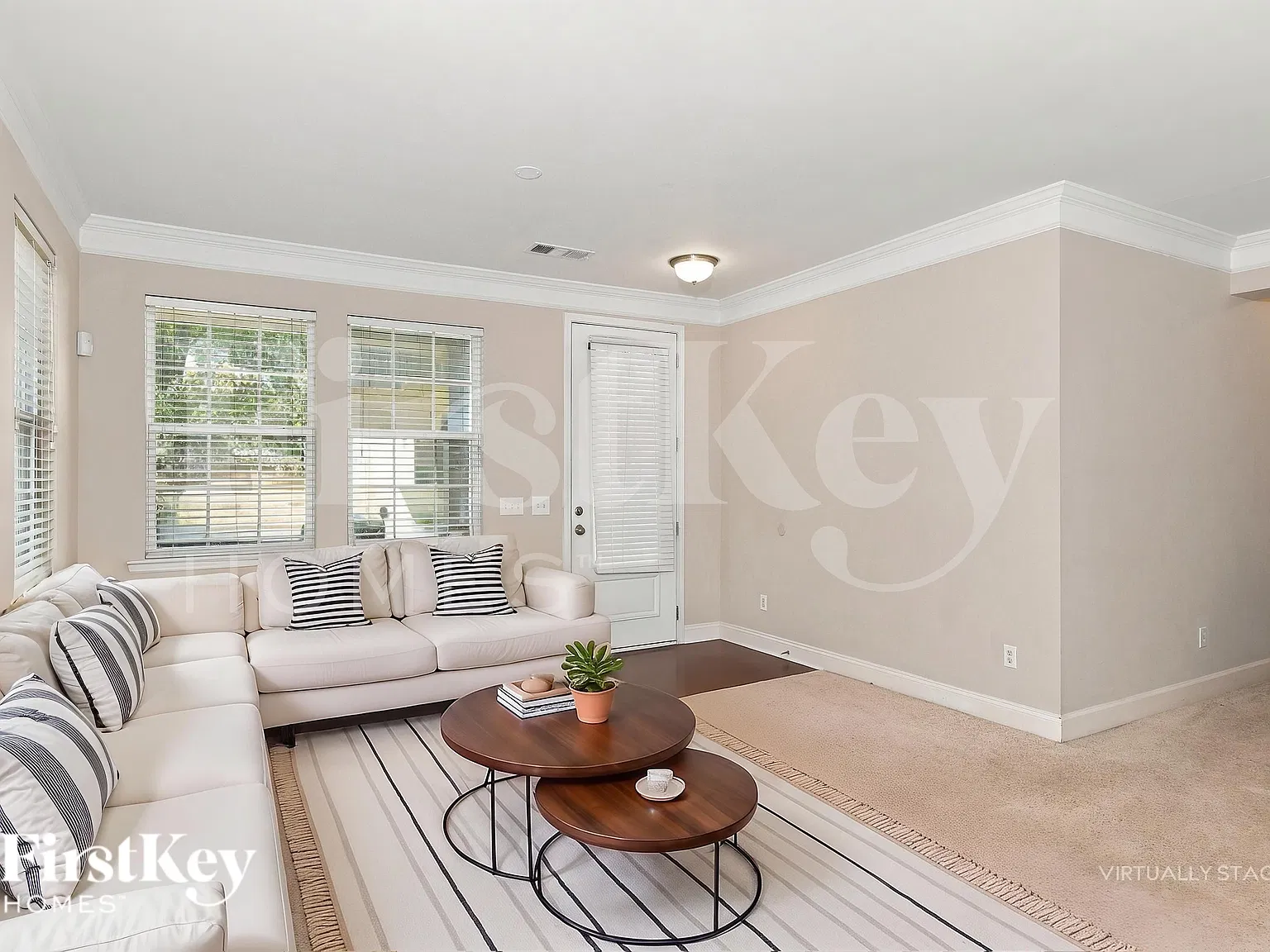 3 bed, 2.5 bath, 2516 sqft, $2,325 — Photo 3
