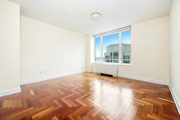 Rented by Keller Williams NYC | media 20