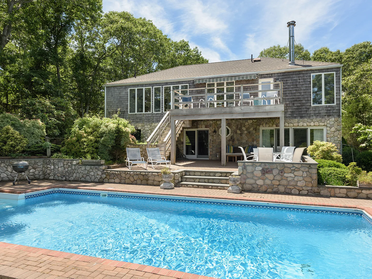Waterfront Pool In A Bay Beach Community With A Marina — Photo 4